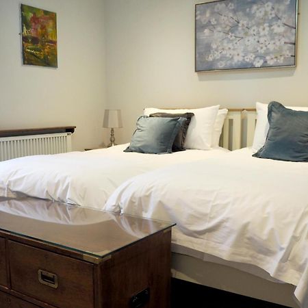 The Dog & Gun Inn Netheravon Habitación foto